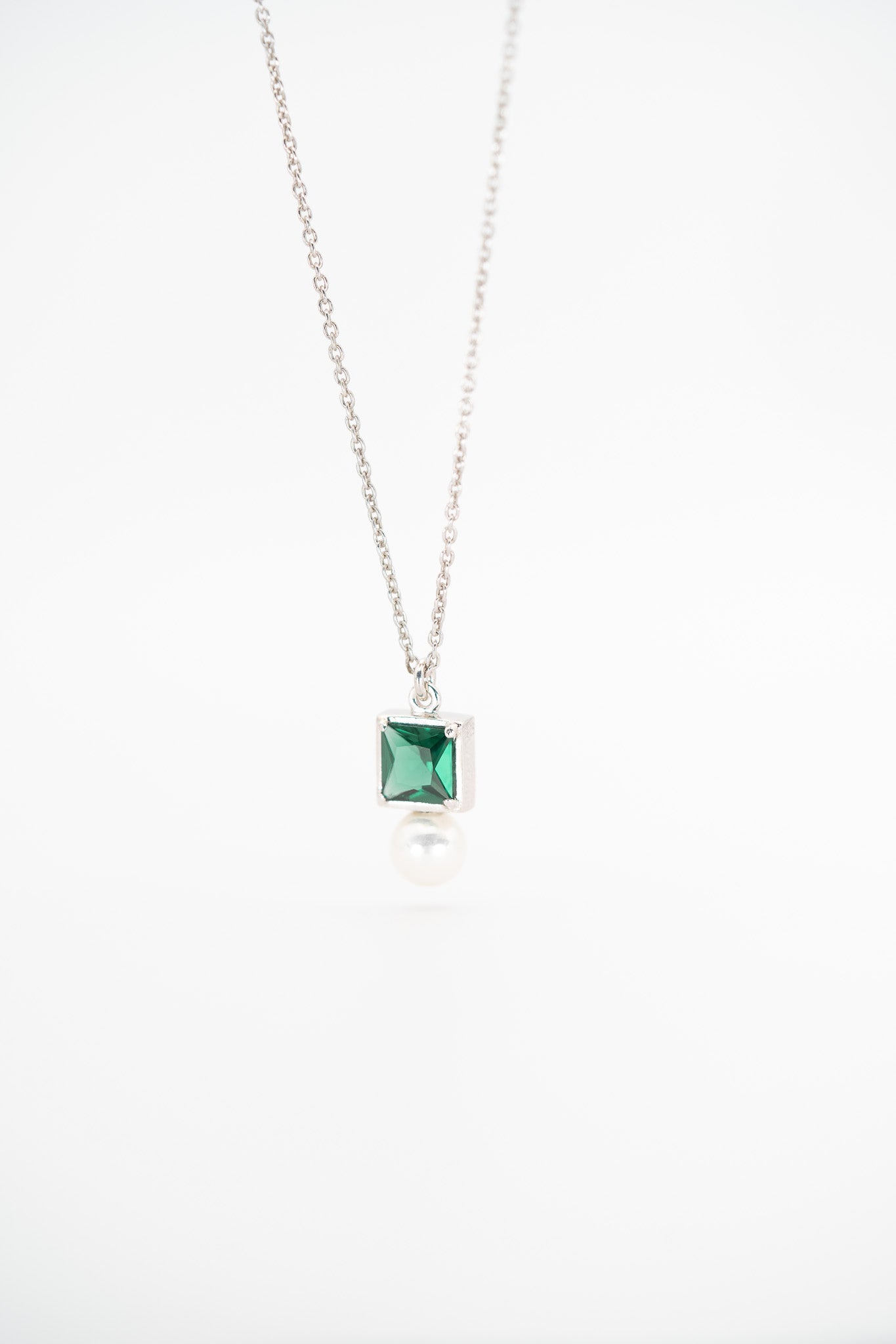 Emerald Grace Pearl Pendant